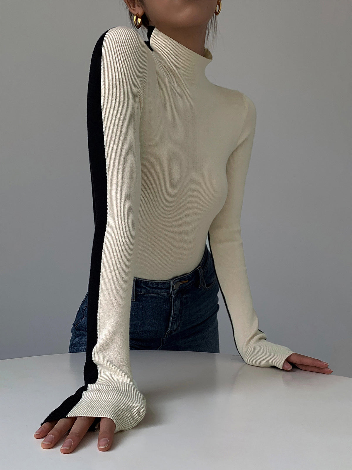 BEAUVOGUE - Two-tone double-sided knitted long sleeve top