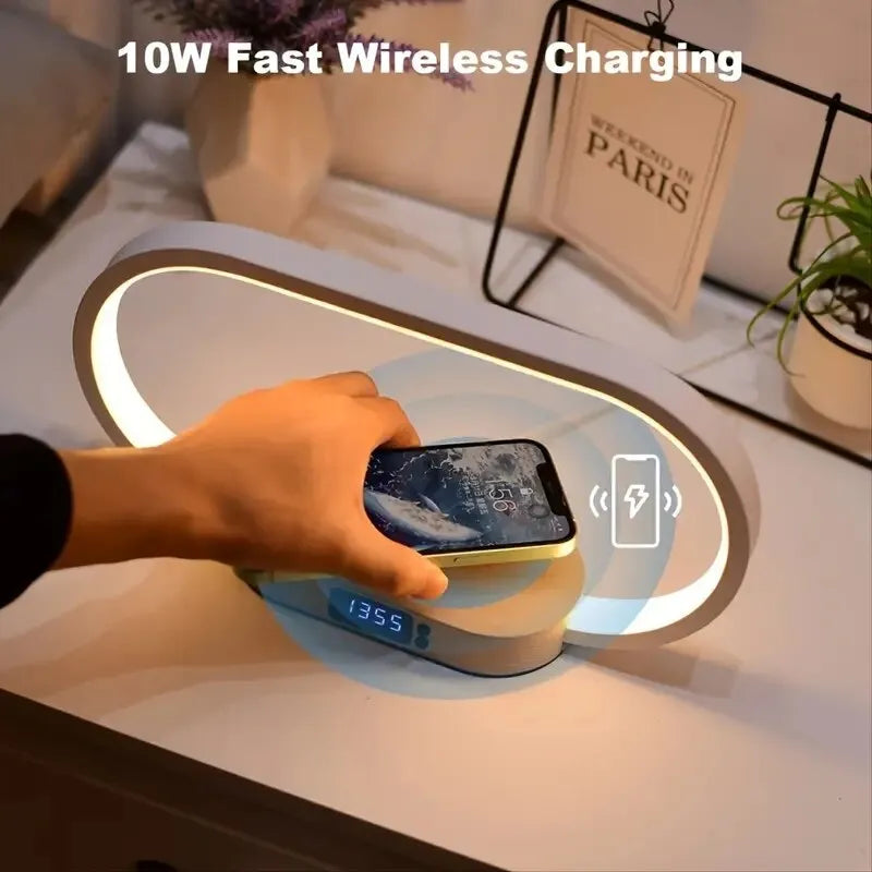 ChargeEasy™ Pro | Built-in light with wireless charging station