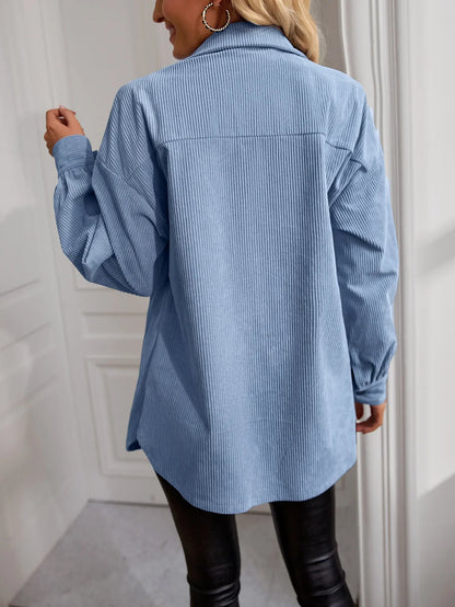 Plain jacket with button closure